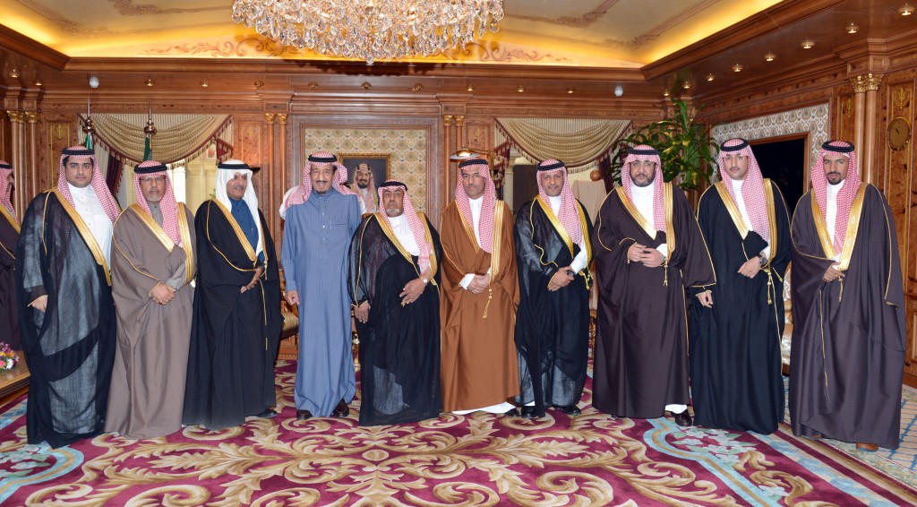 ابناء المرحوم الشيخ فيصل الرشيد يهنئون ويبايعون الملك سلمان بن عبد العزيز آل سعود