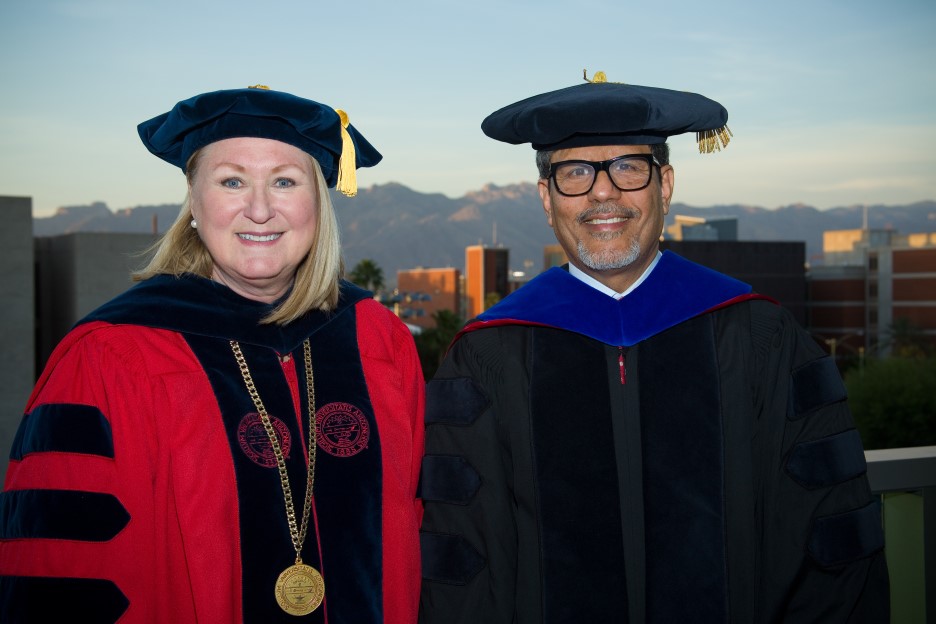 Dr.  Al Rasheed Recieved the University of Arizona Alumni Achievement Award